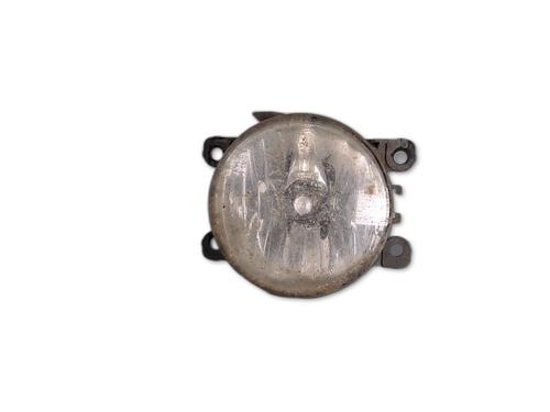 right-front-fog-light-renault-megane-iv-hatchback-b9amn_-2015-35775358 main image
