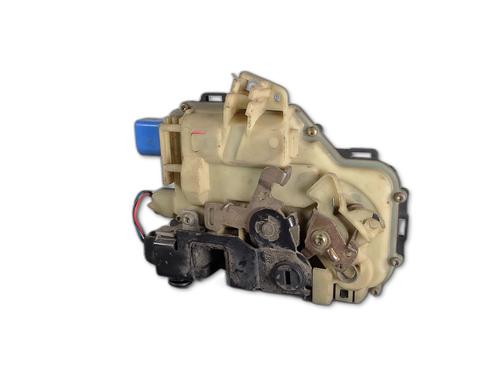Højre bagtil lås Højre bagtil lås SEAT IBIZA III (6L1) 1.4 16V (100 hp) 36385815 36385815