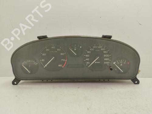Used Instrument cluster PEUGEOT 406 (8B) 2.0 16V (132 hp) 31051181