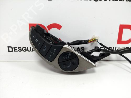 Used Steering wheel controls TOYOTA PRIUS Liftback (_W2_) 1.5 Hybrid (NHW20_, NHW20R) (112 hp) 17401824