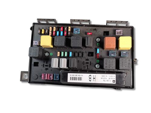 Used Fuse box Fuse box 39435400 39435400