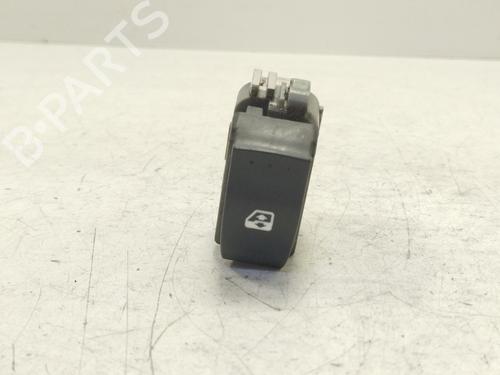 Used Right rear window switch RENAULT GRAND SCÉNIC II (JM0/1_) 2.0 dCi (JM1K) (150 hp) 22418188