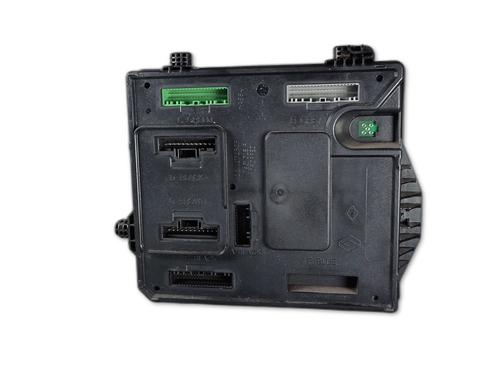 Used Fuse box Fuse box 37873238 37873238