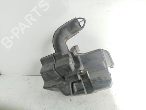 Used Fuse box VOLVO S40 II (544) 2.0 D (136 hp) 32338085