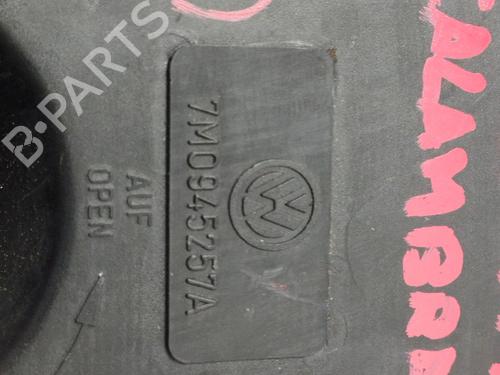 Lamp holder SEAT ALHAMBRA (7V8, 7V9) 1.9 TDI | BP17572158L10 
