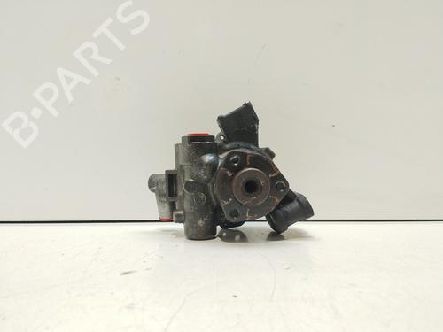Pompe de direction assistée MERCEDES-BENZ C-CLASS (W203) C 200 CDI (203.004) (116 hp) 23129565