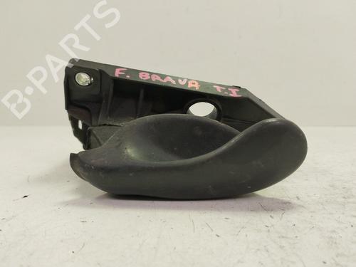 Used Rear left interior door handle FIAT BRAVA (182_) 1.9 JTD 105 (105 hp) 30863489