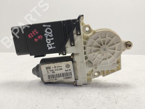 Rudehejsemotor forskærm højre SEAT LEON (1M1) 1.6 (100 hp) 27627562