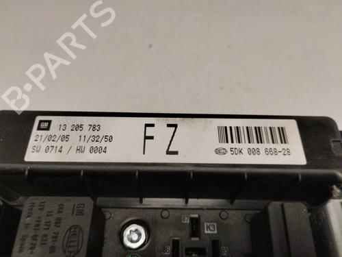 Fuse box OPEL ASTRA H Estate (A04) 1.7 CDTI (L35) | BP17417436E1 