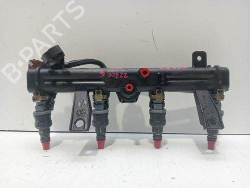 Used Injection rail CITROËN XSARA (N1) 1.6 i (88 hp) 30468265