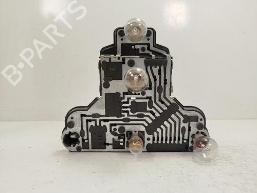 Używane Oprawka żarówki VW GOLF III (1H1) [1989-2000]  30468223