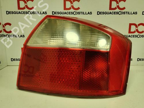 Høyre baklys AUDI A4 B6 (8E2) 1.9 TDI (130 hp) 32086244