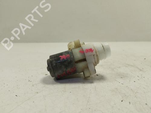 Used Washer pump CHRYSLER VOYAGER / GRAND VOYAGER III (GS_, NS_) 2.4 i (151 hp) 18001608