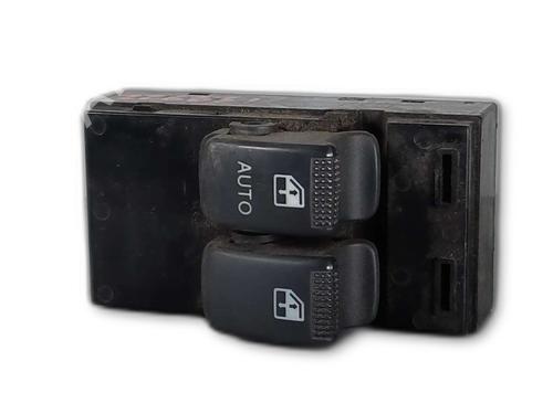 Used Left front window switch HYUNDAI GETZ (TB) 1.5 CRDi (88 hp) 31116444