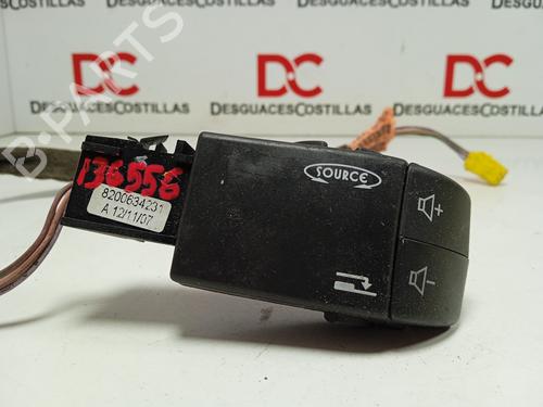 Comandos do volante RENAULT CLIO II (BB_, CB_) 1.5 dCi (B/CB3M) (64 hp) 32086053