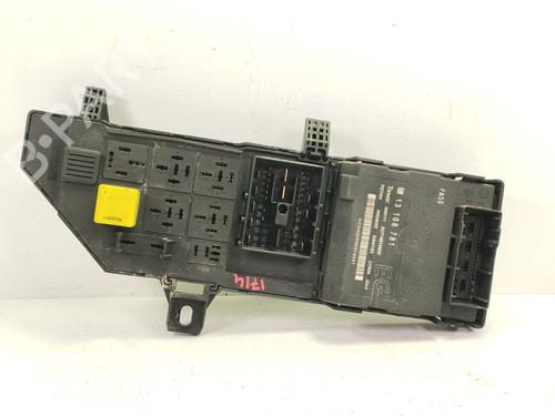 Used Fuse box Fuse box 39076206 39076206