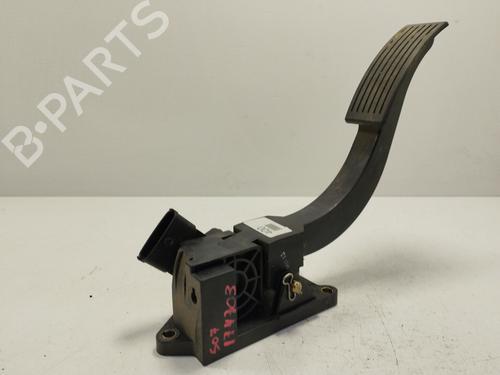 Pedal KIA SORENTO I (JC) 2.5 CRDi 4WD (140 hp) 31182134