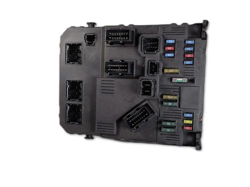 Used Fuse box PEUGEOT 407 (6D_) 2.0 HDi 135 (6DRHRH, 6DRHRE, 6DRHRG, 6DRHRJ) (136 hp) 32844903