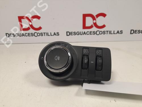 Used Headlight switch CHEVROLET CRUZE (J300) 2.0 CDI (150 hp) 17405035
