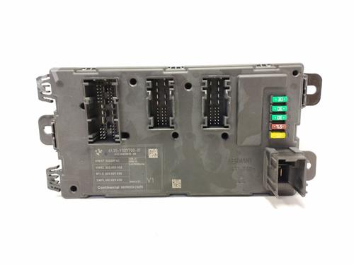 Used Fuse box BMW 1 (F20) 120 d (184 hp) 17422621