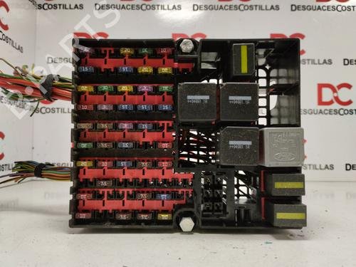 Fuse box FORD FIESTA V (JH_, JD_) 1.4 TDCi (68 hp) 17411452