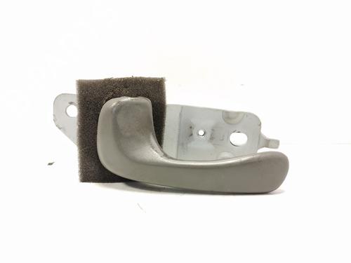 Used Front left interior door handle HYUNDAI H-1 / STAREX Bus (A1) [1997-2025]  17421442