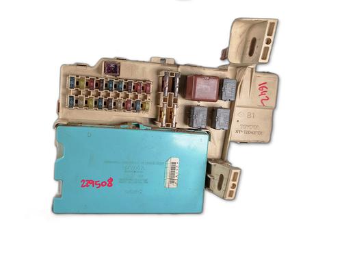 Used Fuse box TOYOTA CELICA Coupe (_T23_) 1.8 16V VT-i (ZZT230_, ZZT230) (143 hp) 32660355