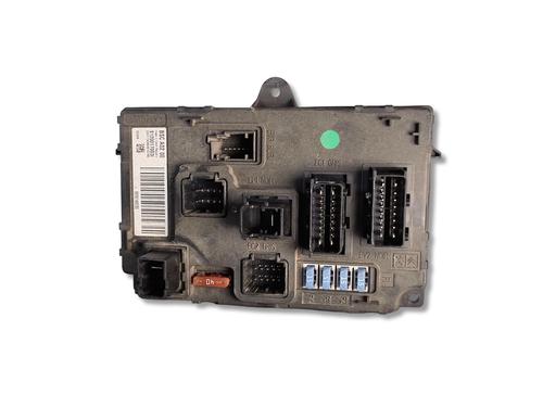 Used Fuse box Fuse box 37684762 37684762