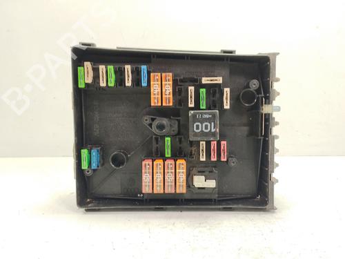 Used Fuse box Fuse box 39075763 39075763
