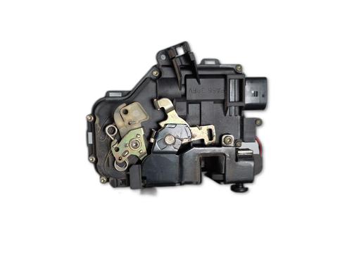 Serrure avant gauche AUDI A6 C5 (4B2, 4B4) 2.5 TDI (155 hp) 31854003