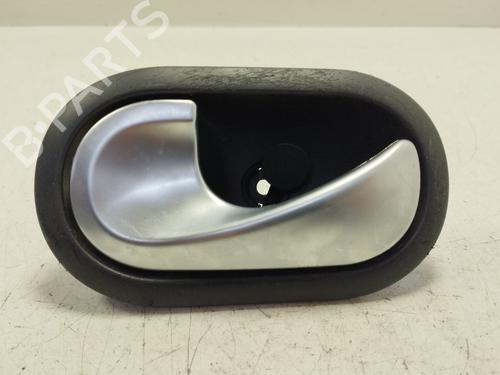 Venstre foran invendig håndtak RENAULT GRAND SCÉNIC II (JM0/1_) 1.5 dCi (JM1E) (106 hp) 30839408