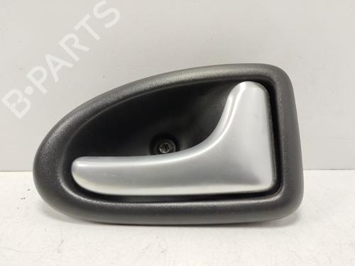 Højre bagtil invendig håndtag RENAULT CLIO II (BB_, CB_) 1.5 dCi (B/C2J) (68 hp) 30150554
