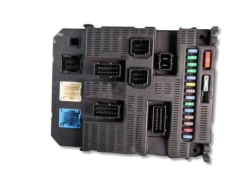 Used Fuse box Fuse box 38303920 38303920