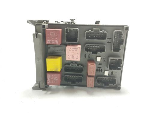 Used Fuse box RENAULT LAGUNA II (BG0/1_) 1.6 16V (BG0A, BG0L) (107 hp) 17426579