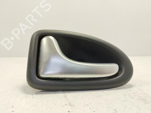 Used Front left interior door handle RENAULT TRAFIC II Platform/Chassis (EL) 1.9 dCi 80 (EL0B) (82 hp) 17424801