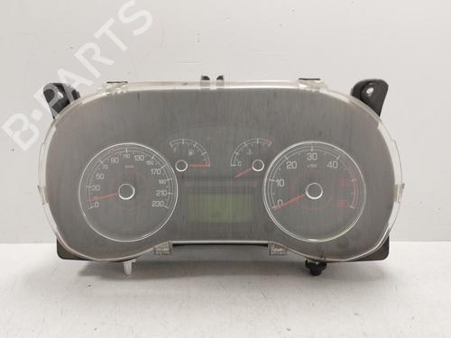 Used Instrument cluster FIAT GRANDE PUNTO (199_) 1.3 D Multijet (199.AXD11, 199.AXD1A, 199.AXD1B,... (90 hp) 31052686