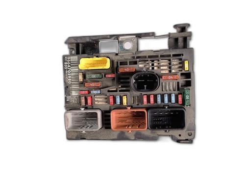 Used Fuse box Fuse box 39076174 39076174