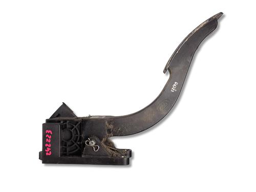 Pedal Pedal KIA SORENTO I (JC) 2.5 CRDi 4WD (140 hp) 37293977 37293977