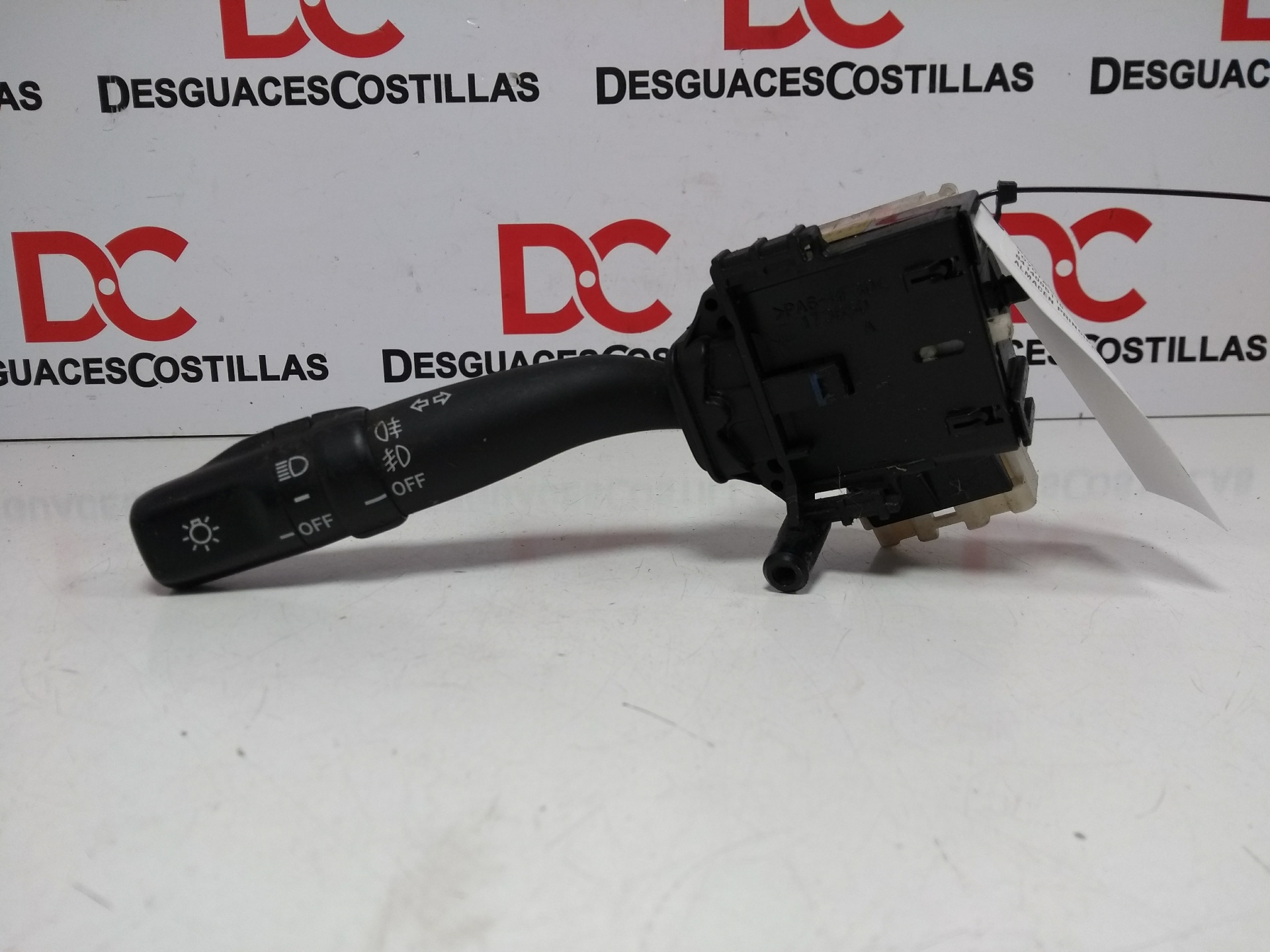 Headlight switch TOYOTA COROLLA Verso (ZER_, ZZE12_, R1_) 2.2 D4D