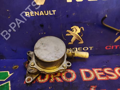 Used Vacuum pump RENAULT MASTER III Van (FV) 2.3 dCi 110 FWD (FV0R, FV0W, FV1A) (110 hp) 17508563
