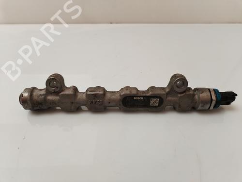 Used Injection rail RENAULT MASTER II Van (FD) 2.5 dCi (FD01, FD02, FD21, FD22, FD31, FD32, FD3Y, FD71,... (120 hp) 30946907