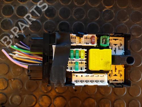 Used Fuse box PEUGEOT 308 II (LB_, LP_, LW_, LH_, L3_) [2013-2021]  17502359