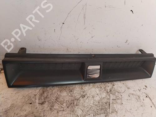 front-grille-seat-toledo-i-1l2-18-i-1l0853653-1991-1992-1993-1994-1995-1996-1997-1998-1999-17505416 main image
