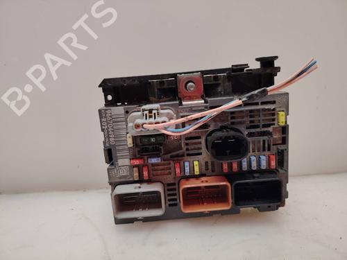 Used Fuse box Fuse box 38968414 38968414