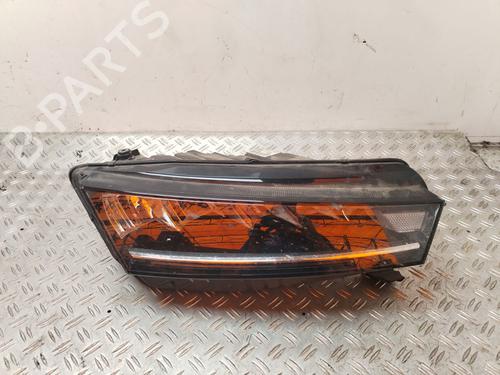 Used Right headlight SKODA OCTAVIA IV (NX3, NN3, PV3) [2020-2026]  31600390