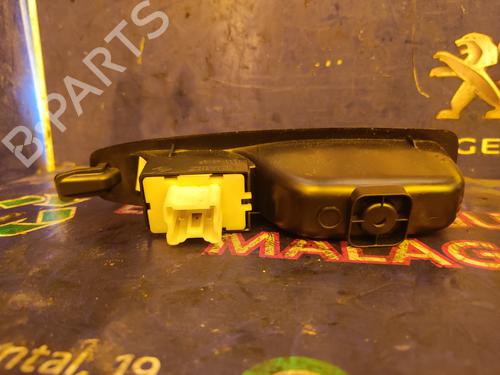 Right front window switch RENAULT CLIO IV (BH_) | BP17509358I26