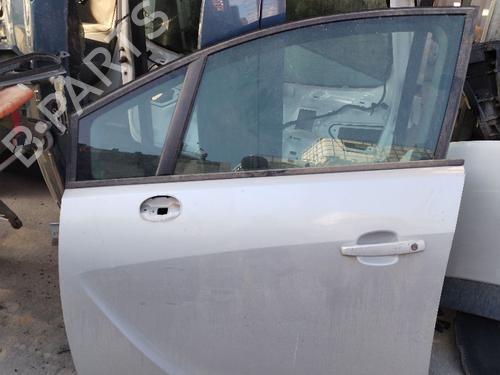 Used Left front door OPEL MERIVA B MPV (S10) [2010-2017]  30945633