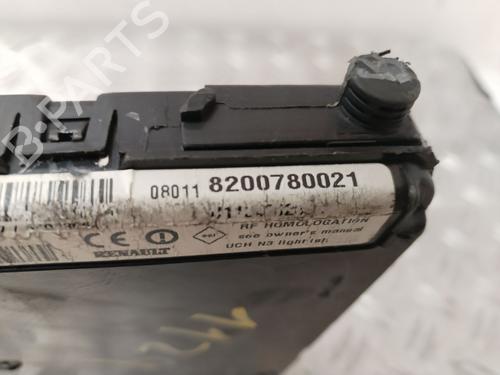 Fuse box RENAULT GRAND SCÉNIC II (JM0/1_) 2.0 dCi (JM1K) | BP30943022E1