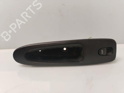 Used Right rear window switch Right rear window switch ALFA ROMEO 166 (936_) 2.4 JTD (936A2B__) (140 hp) 36680072 36680072