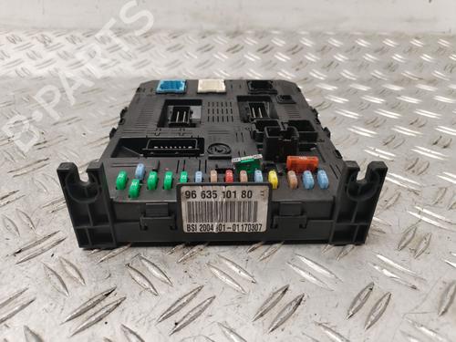 Fuse box CITROËN C4 Picasso I MPV (UD_) 2.0 HDi 138 | BP30945169E1
